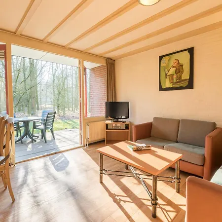 Holiday home Cosy With Microwave In The Middle Of De Maasduinen *